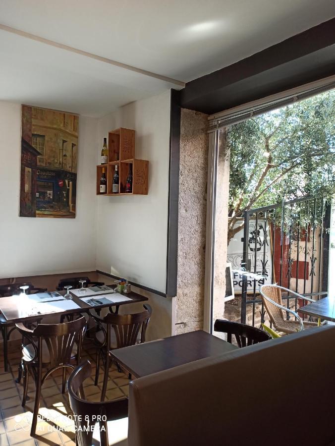 Hotel De La Place Loyettes 외부 사진