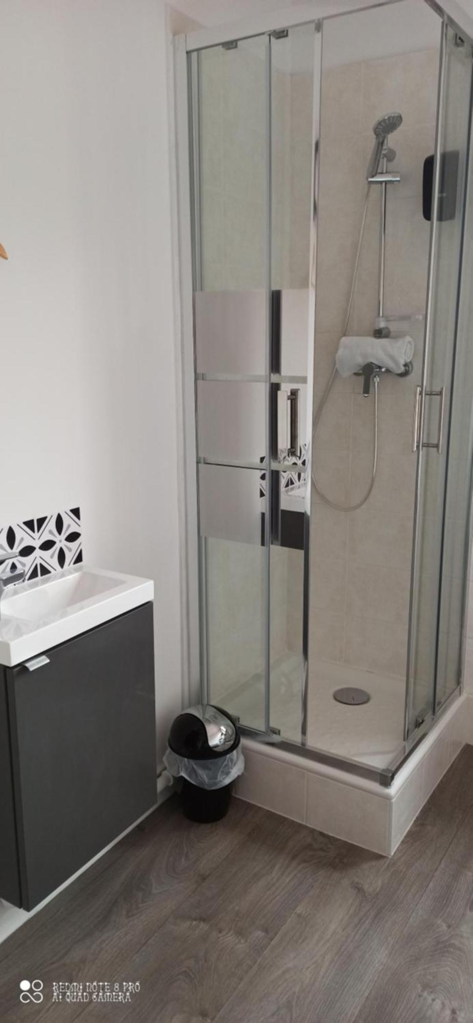 Hotel De La Place Loyettes 외부 사진