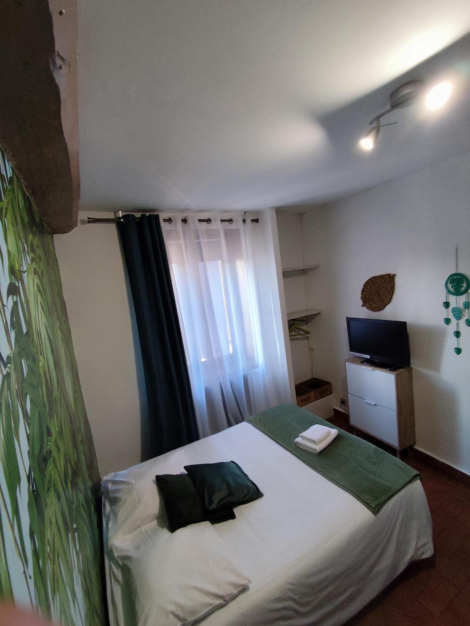 Hotel De La Place Loyettes 외부 사진